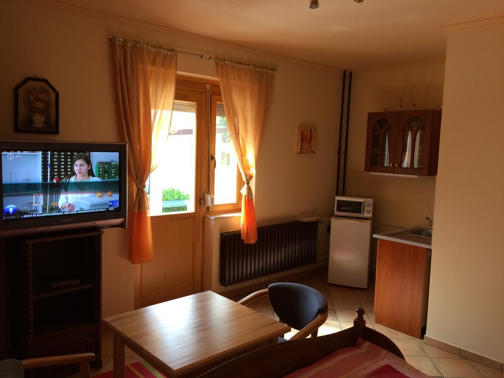Margareta Apartman Apartment Sarvar Exterior photo